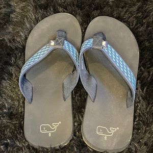 Boy’s Vineyard Vines flip flops, size 6.